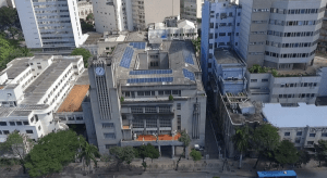 Usina fotovoltaica instalada no topo do prédio da Prefeitura de Belo Horizonte. Foto: Divulgação PBH.